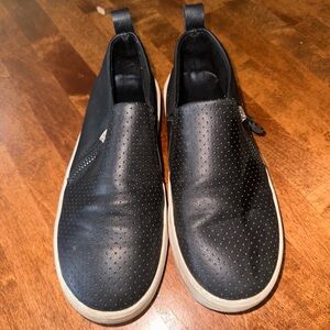 Youth girls size 4 black zip up dress shoes